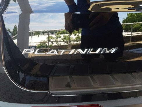 Used 2025 Ford Explorer Platinum AWD/4WD image 8