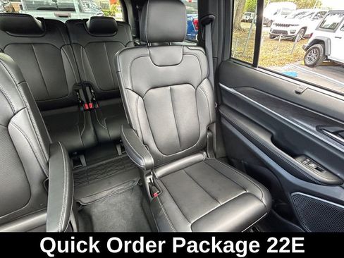 Used 2025 Jeep Grand Cherokee L Limited w/ Luxury Tech Group II image 15