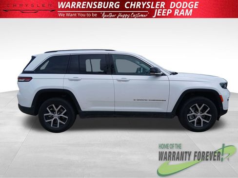 Used 2024 Jeep Grand Cherokee Limited w/ Luxury Tech Group II image 2