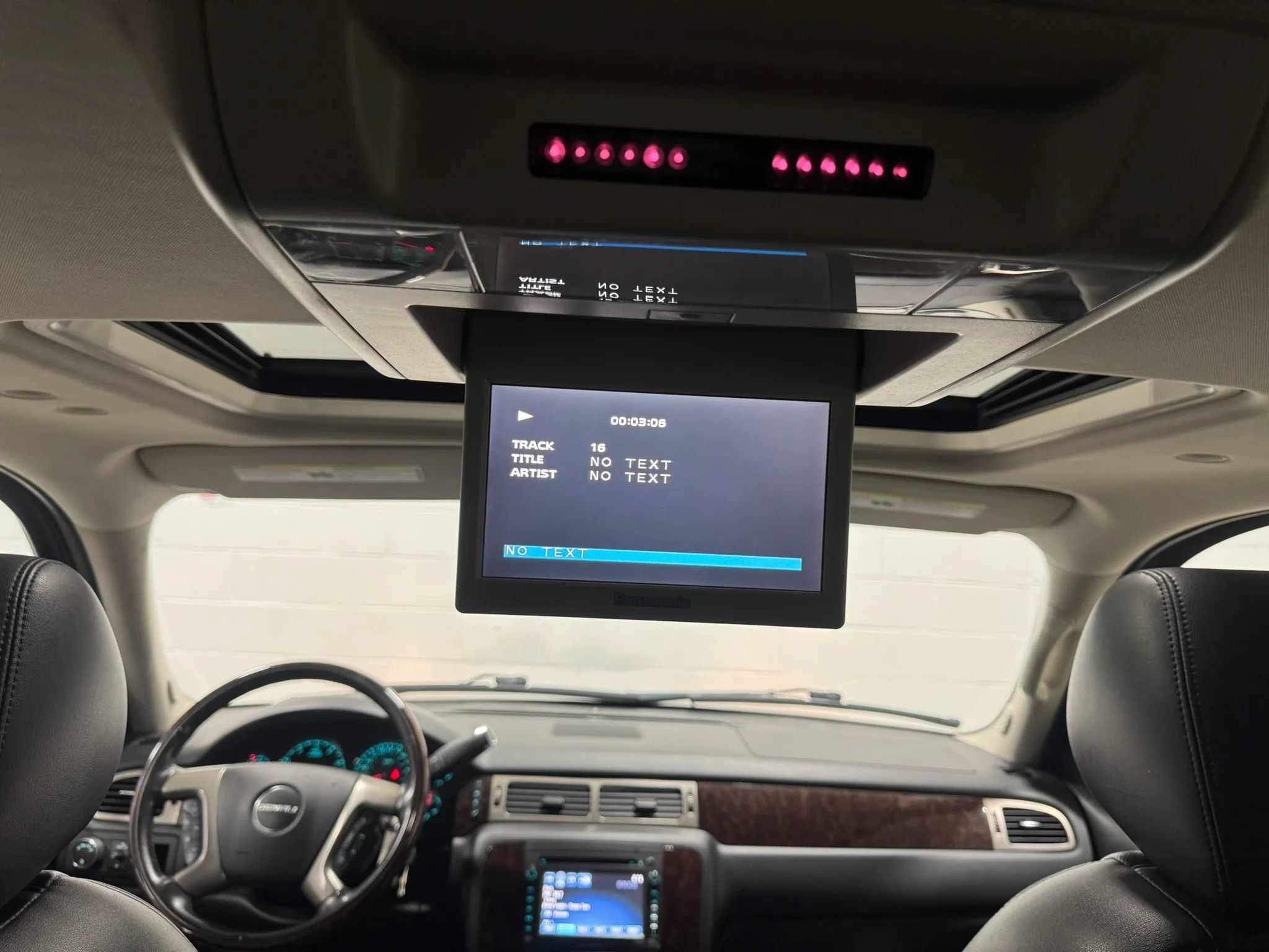 Used 2013 GMC Yukon Denali AWD/4WD image 36