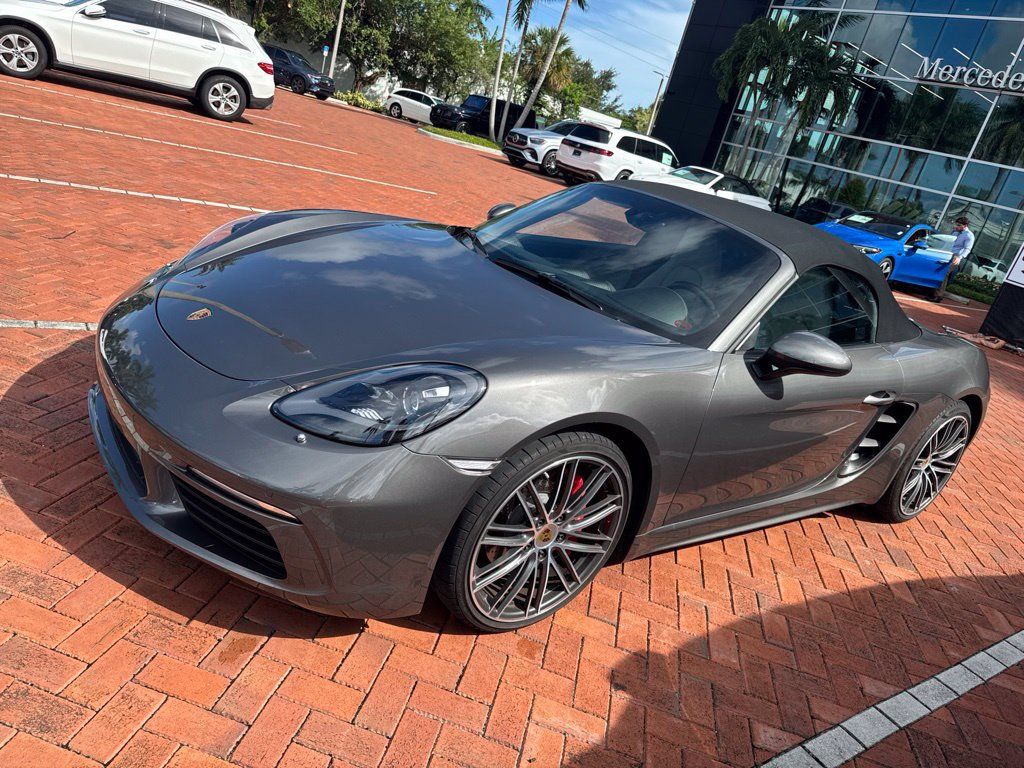 Used 2025 Porsche 718 Boxster S RWD image 2