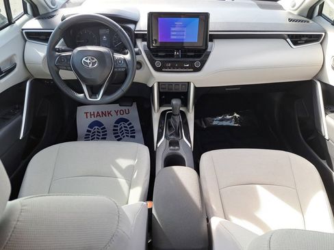 Certified 2024 Toyota Corolla Cross LE image 10