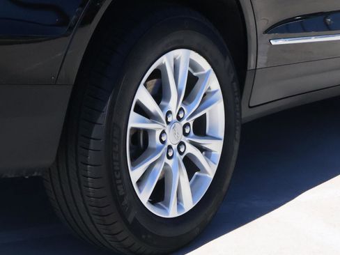 Certified 2025 Cadillac XT5 Luxury w/ LPO, Floor Liner Package FWD image 12