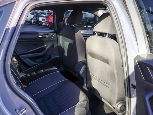 Used 2019 Volkswagen Jetta GLI FWD image 33