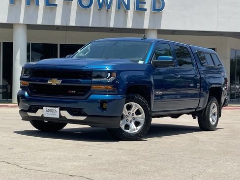 Used 2018 Chevrolet Silverado 1500 LT w/ Texas Edition AWD/4WD image 2