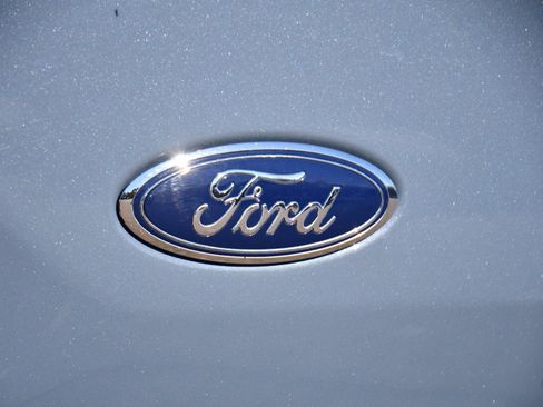 Used 2023 Ford F150 Lightning Lariat image 36