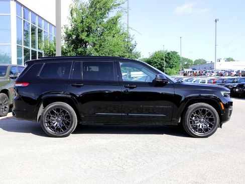 Used 2025 Jeep Grand Cherokee L Summit AWD/4WD image 4