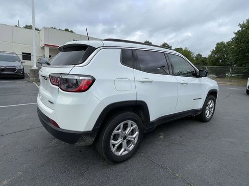 Used 2025 Jeep Compass Latitude AWD/4WD image 25