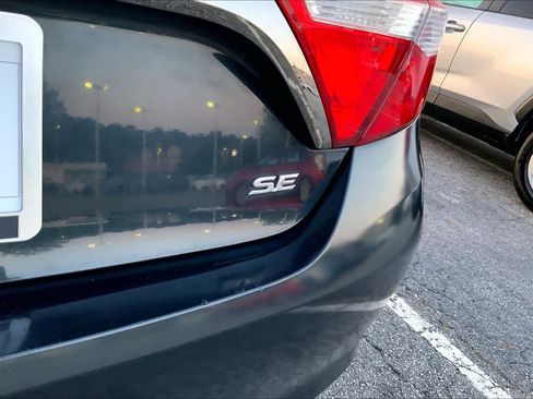 Used 2017 Toyota Camry SE FWD image 10