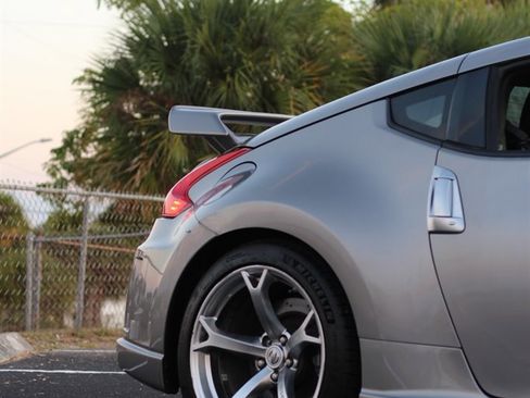 Used 2010 Nissan 370Z NISMO image 4