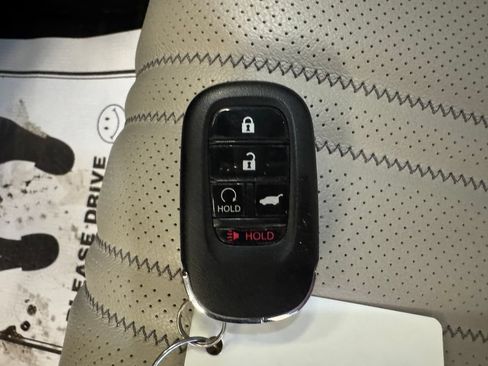 Used 2025 Honda HR-V EX-L image 17