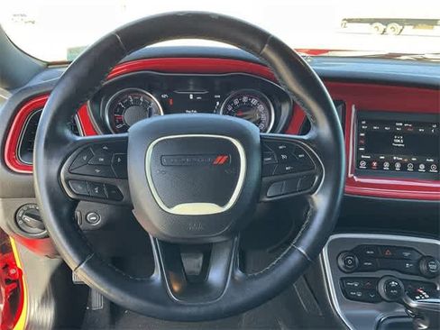 Used 2022 Dodge Challenger SXT image 17