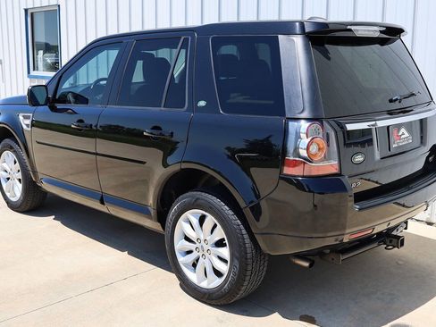 Used 2013 Land Rover LR2 HSE AWD/4WD image 3