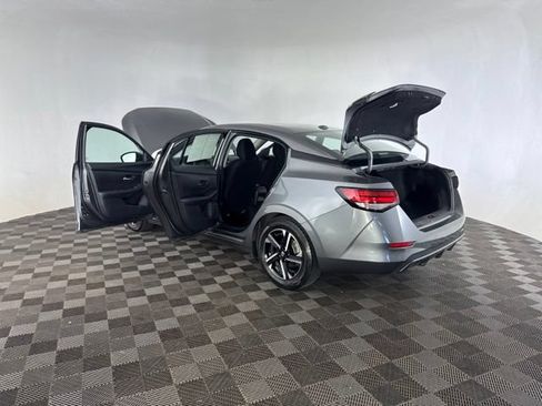 Certified 2024 Nissan Sentra SV FWD image 16