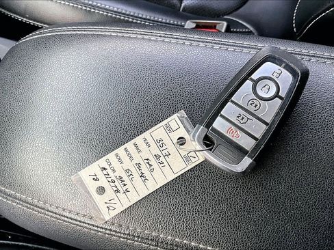 Used 2021 Ford Escape SEL image 33