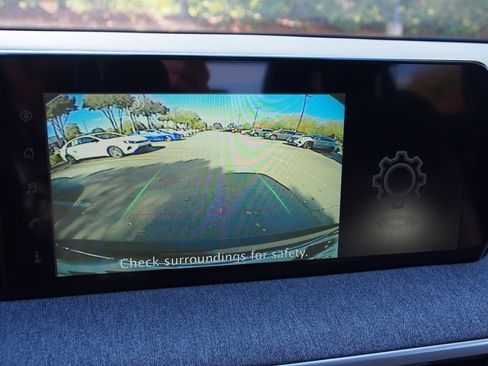 Used 2025 Nissan Kicks SV image 27