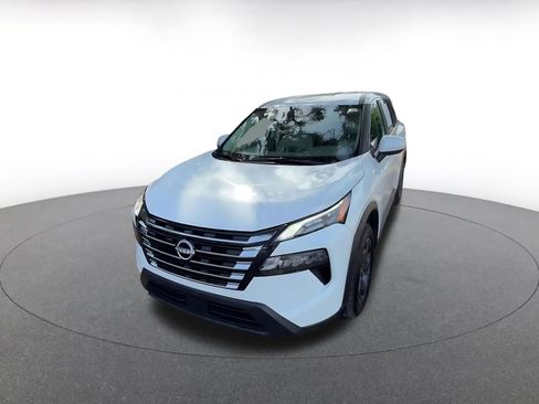 Used 2025 Nissan Rogue SV image 7