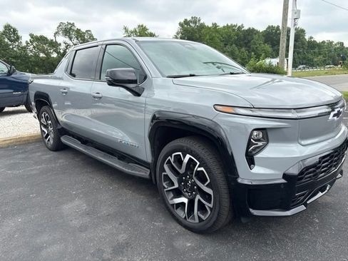 Used 2025 Chevrolet Silverado EV RST AWD/4WD image 1