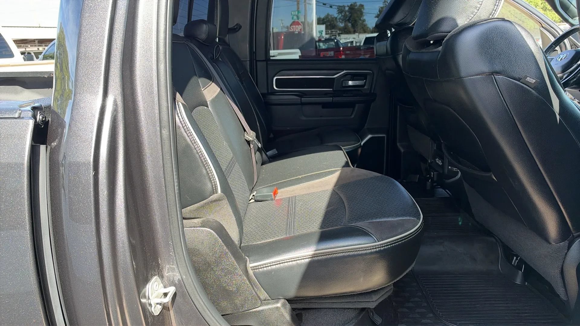 Used 2023 RAM 3500 Laramie AWD/4WD image 12