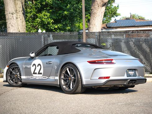 Used 2019 Porsche 911 Speedster RWD image 24