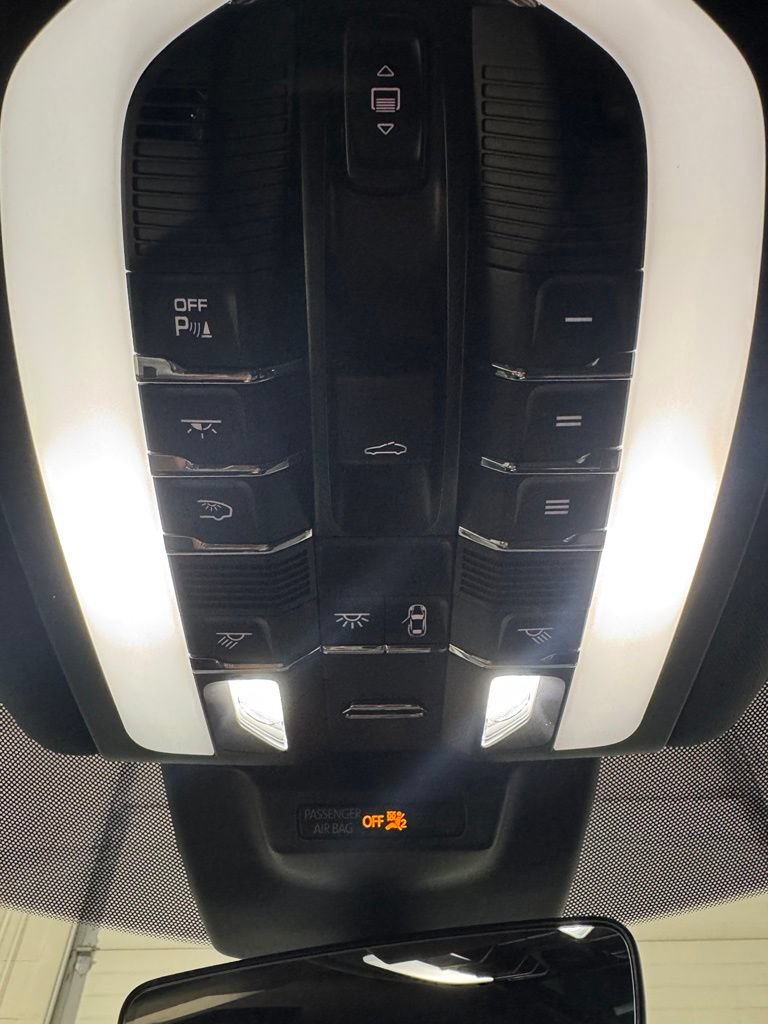 Used 2022 Porsche Macan GTS AWD/4WD image 27