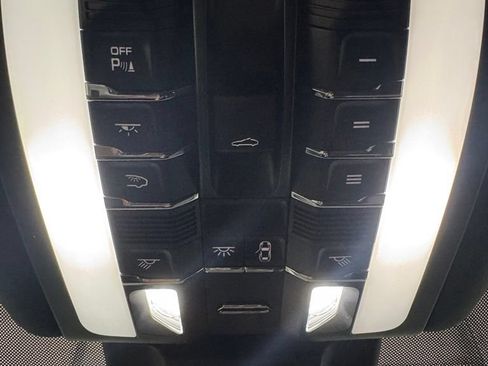 Used 2022 Porsche Macan GTS AWD/4WD image 27
