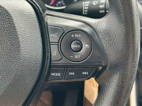 Used 2020 Toyota RAV4 LE FWD image 33