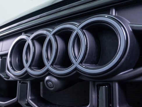 Used 2025 Audi Q8 Premium Plus AWD/4WD image 5