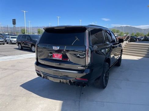 Used 2025 Cadillac Escalade V AWD/4WD image 5