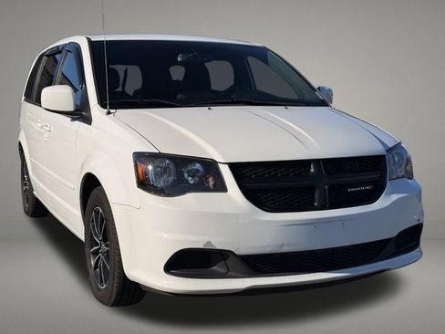 Used 2016 Dodge Grand Caravan SE image 8
