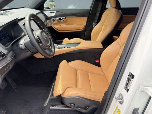 Certified 2023 Volvo XC90 T8 Ultimate w/ Lounge Package AWD/4WD image 5
