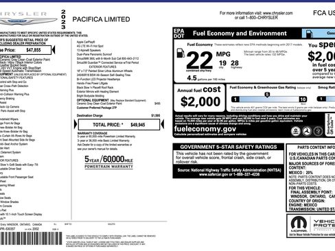 Used 2023 Chrysler Pacifica Limited image 3