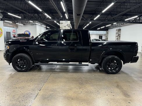 Used 2019 RAM 2500 Laramie w/ Night Edition image 4