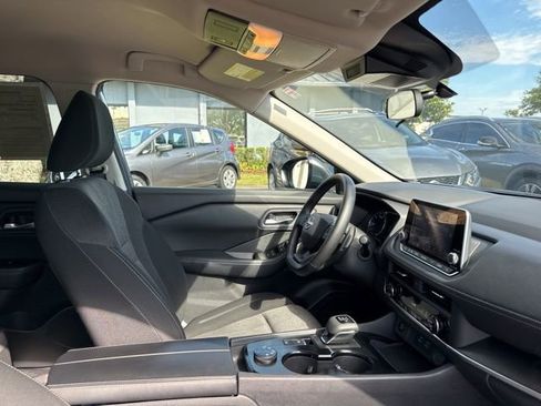 Used 2025 Nissan Rogue SV AWD/4WD image 11