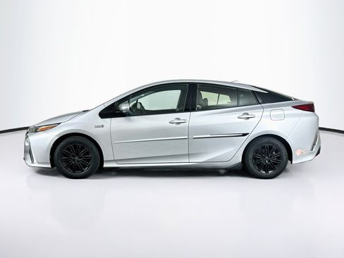 Used 2017 Toyota Prius Prime Plus w/ Carpet Mat Package FWD image 4