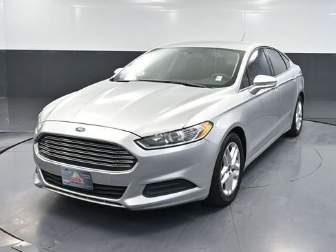 Used 2013 Ford Fusion SE image 10