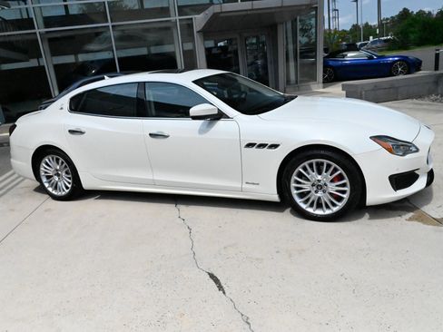 Used 2021 Maserati Quattroporte S GranSport Q4 AWD/4WD image 4