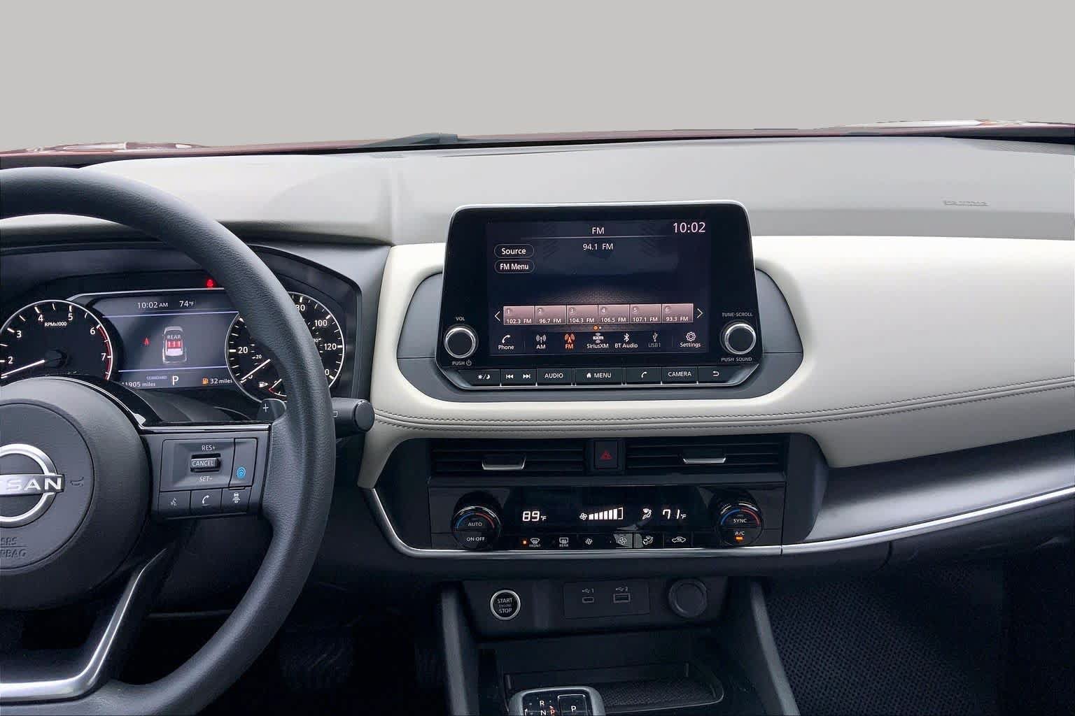 Used 2023 Nissan Rogue SV FWD image 7