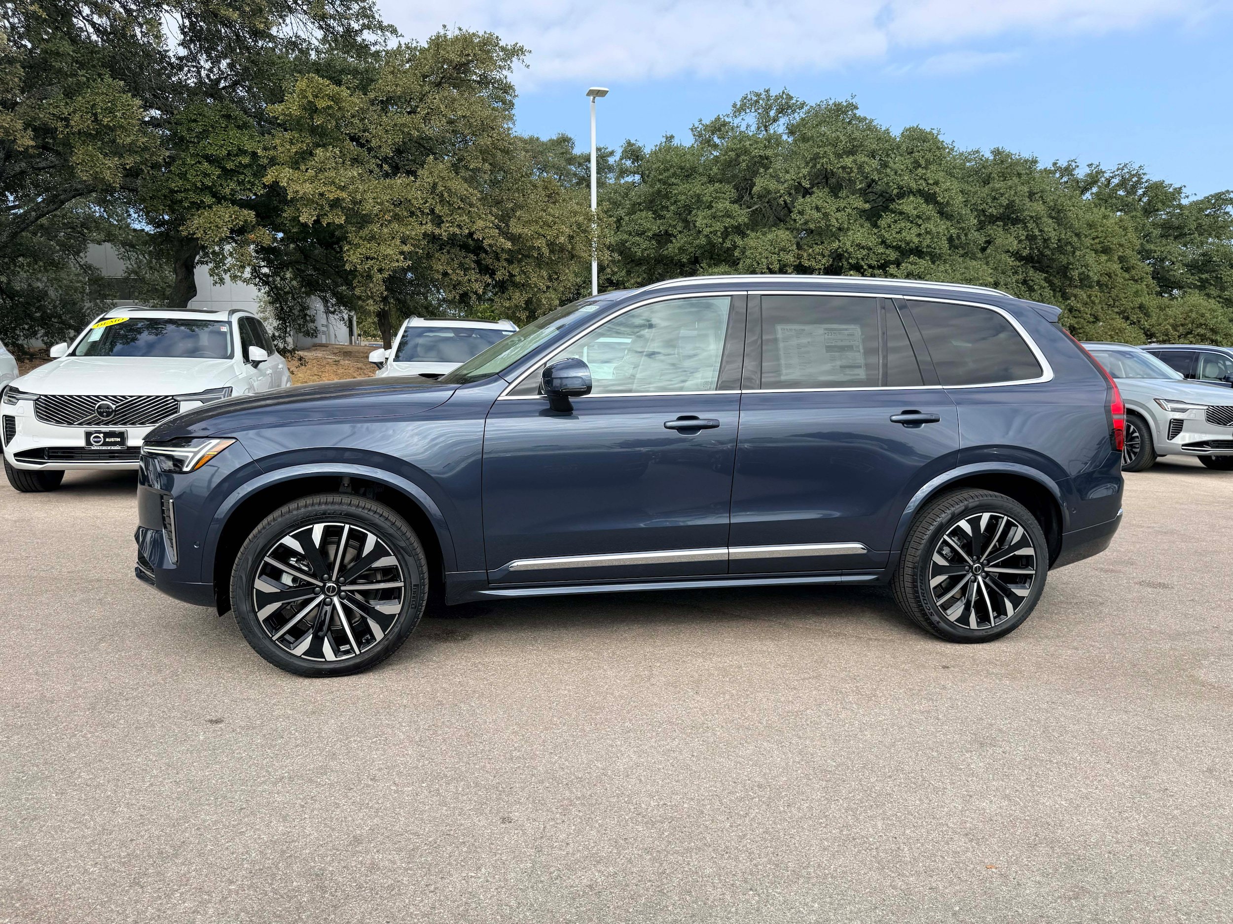 Used 2026 Volvo XC90 B6 Ultra w/ Protection Package AWD/4WD image 3