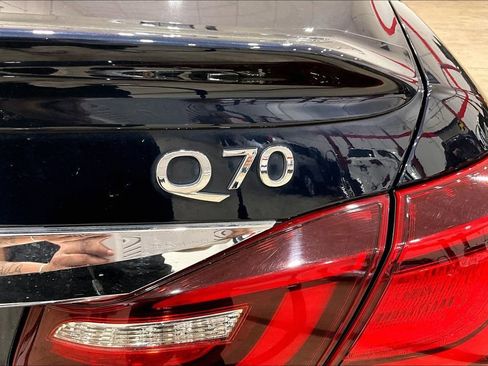 Used 2019 INFINITI Q70 Luxe image 8