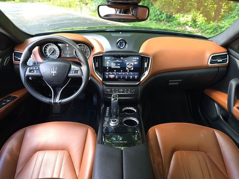 Used 2023 Maserati Ghibli Modena RWD image 10