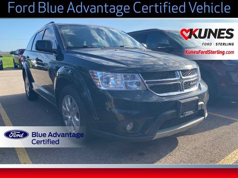 Used 2019 Dodge Journey SE FWD image 1