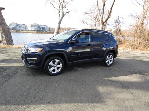 Used 2021 Jeep Compass Latitude image 2