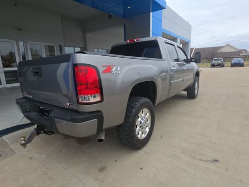 Used 2014 GMC Sierra 2500 Denali w/ Suspension Package, Off-Road image 10