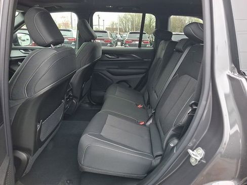 New 2026 Jeep Grand Cherokee Laredo image 8