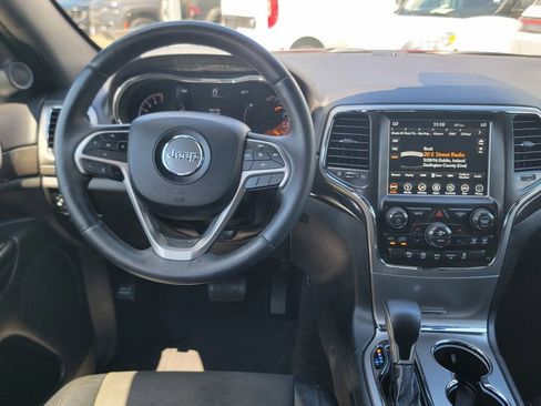 Used 2018 Jeep Grand Cherokee Altitude RWD image 18