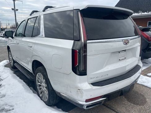 Used 2023 Cadillac Escalade Premium Luxury image 4