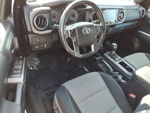 Used 2023 Toyota Tacoma TRD Off-Road w/ Technology Package AWD/4WD image 15