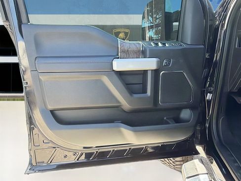 Used 2018 Ford F250 Lariat w/ Chrome Package image 20