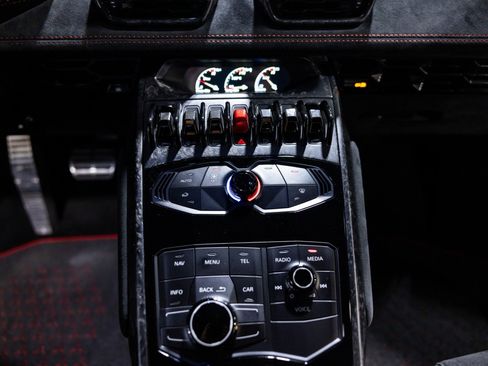 Used 2018 Lamborghini Huracan Performante image 41